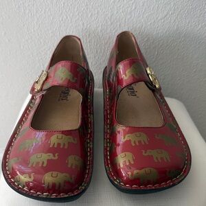 Alegria Girls' Red Mary Jane Shoes with Gold Elephant Motif